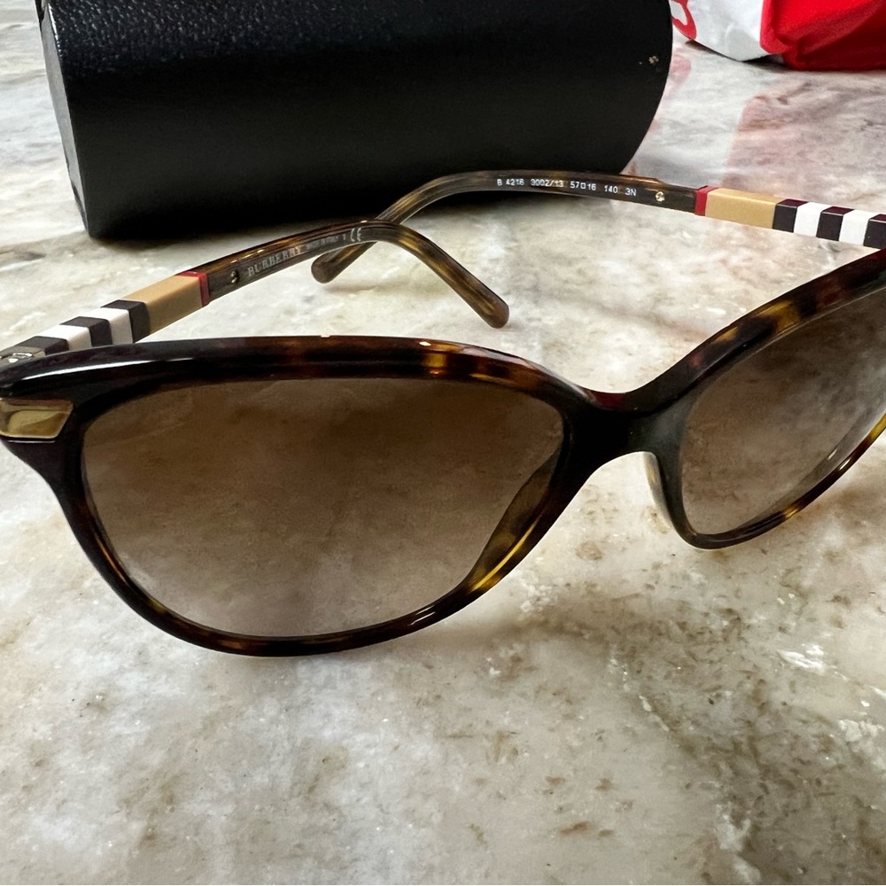 Burberry brown Havana sunglasses with case. Like new condition